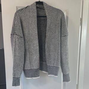 NWOT Black and White Women's Sweater SIZE XL
